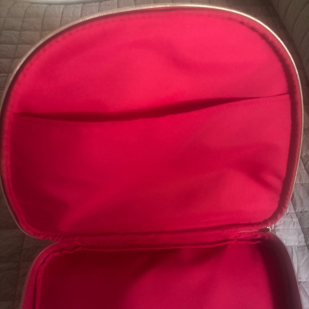 ❤️2/$15 or 3/$21❤️NWOT Estée Lauder Extra Large Makeup Bag - Picture 7 of 12